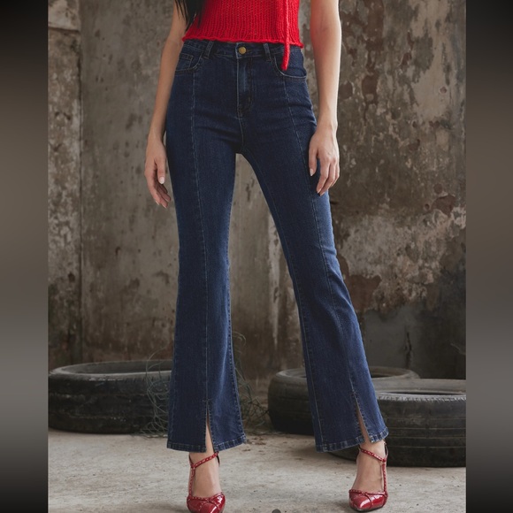 NWOT Split Hem Flare High Waisted Stretch Denim Jeans - Picture 2 of 7